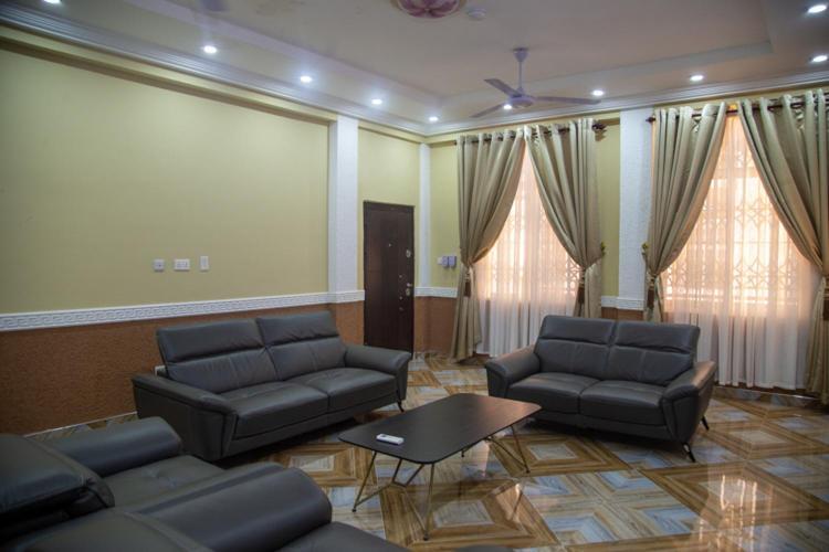 Macoba Luxury Apartments คูมาซี ภายนอก รูปภาพ