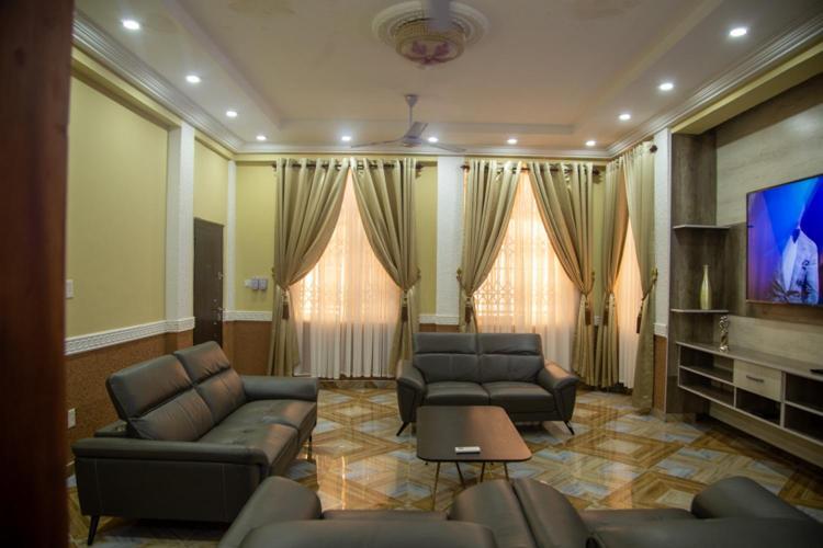 Macoba Luxury Apartments คูมาซี ภายนอก รูปภาพ